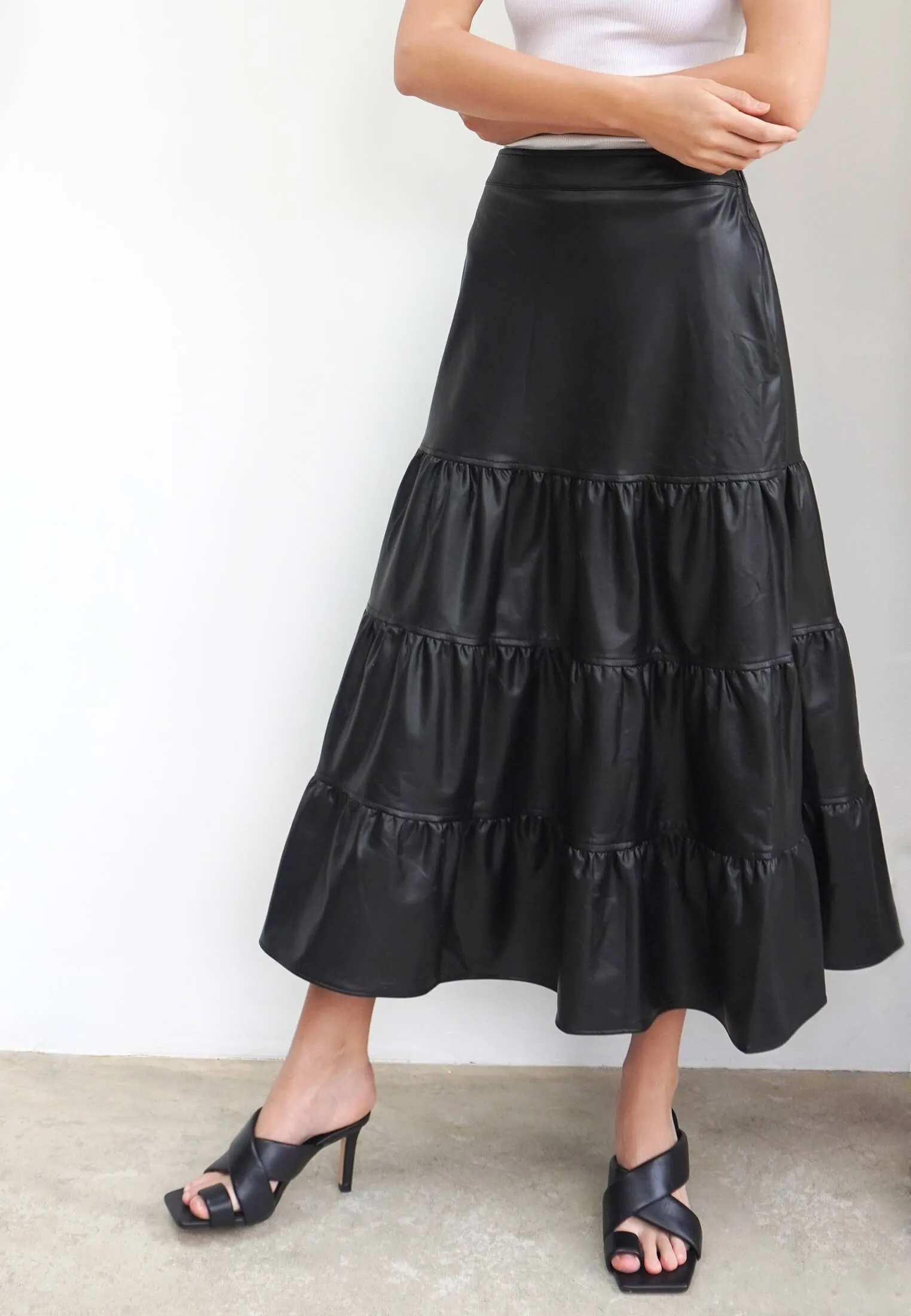 INFINITY SKIRT BLACK
