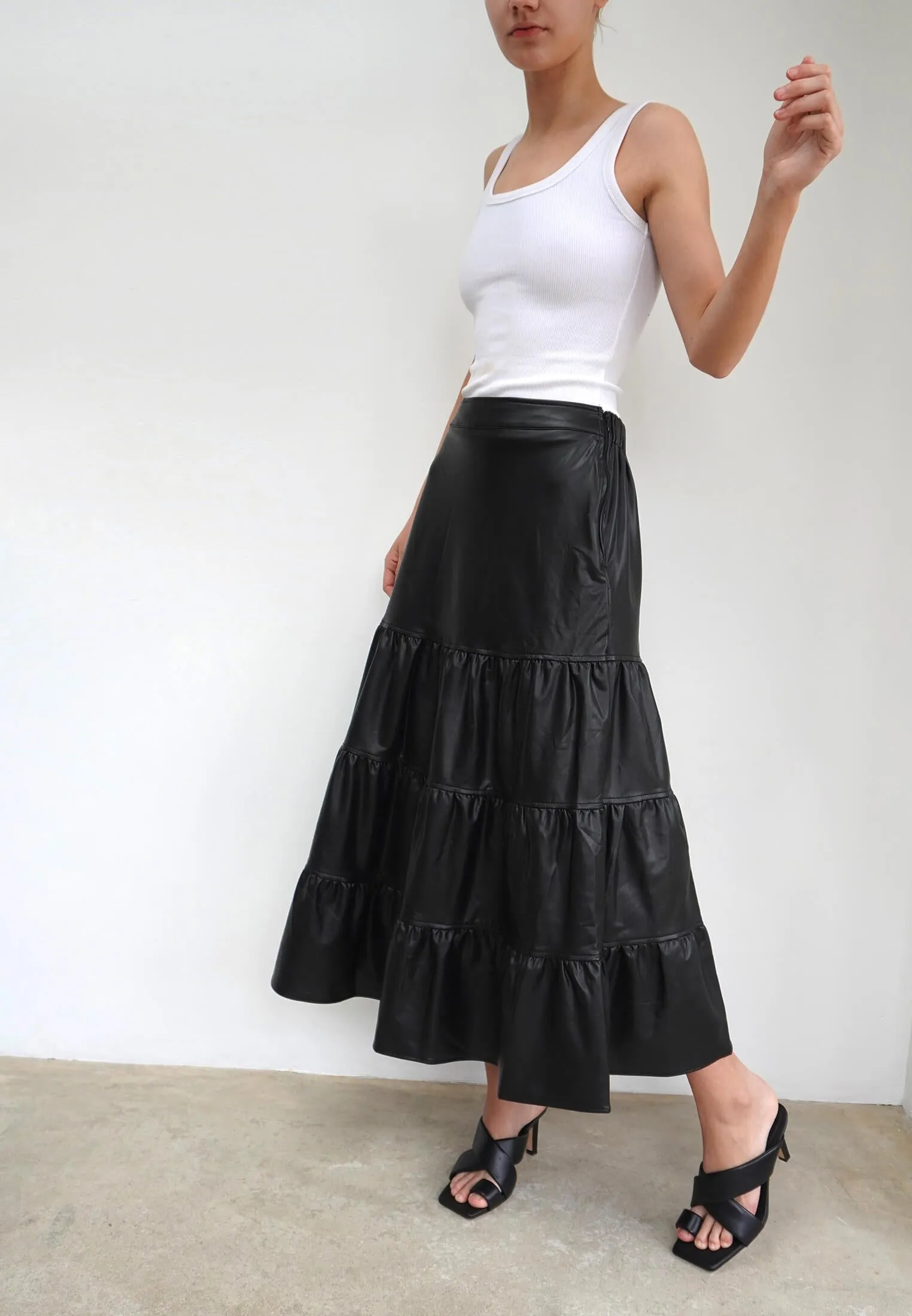 INFINITY SKIRT BLACK