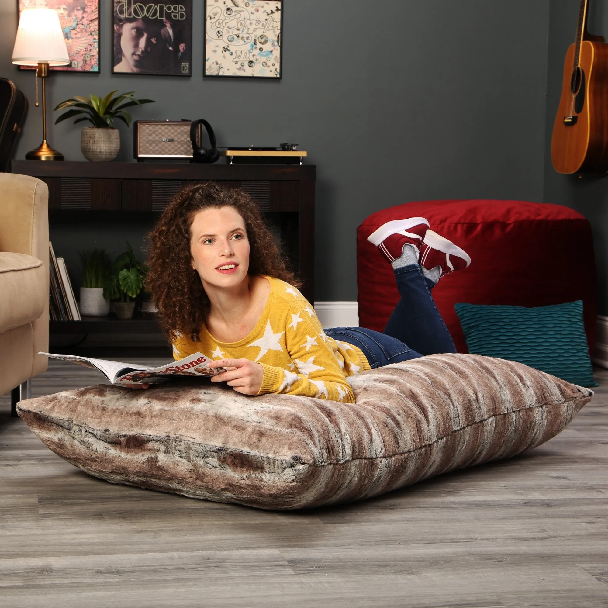 Jaxx Pillow Saxx 3.5' Giant Décor Floor Lux Fur Pillow