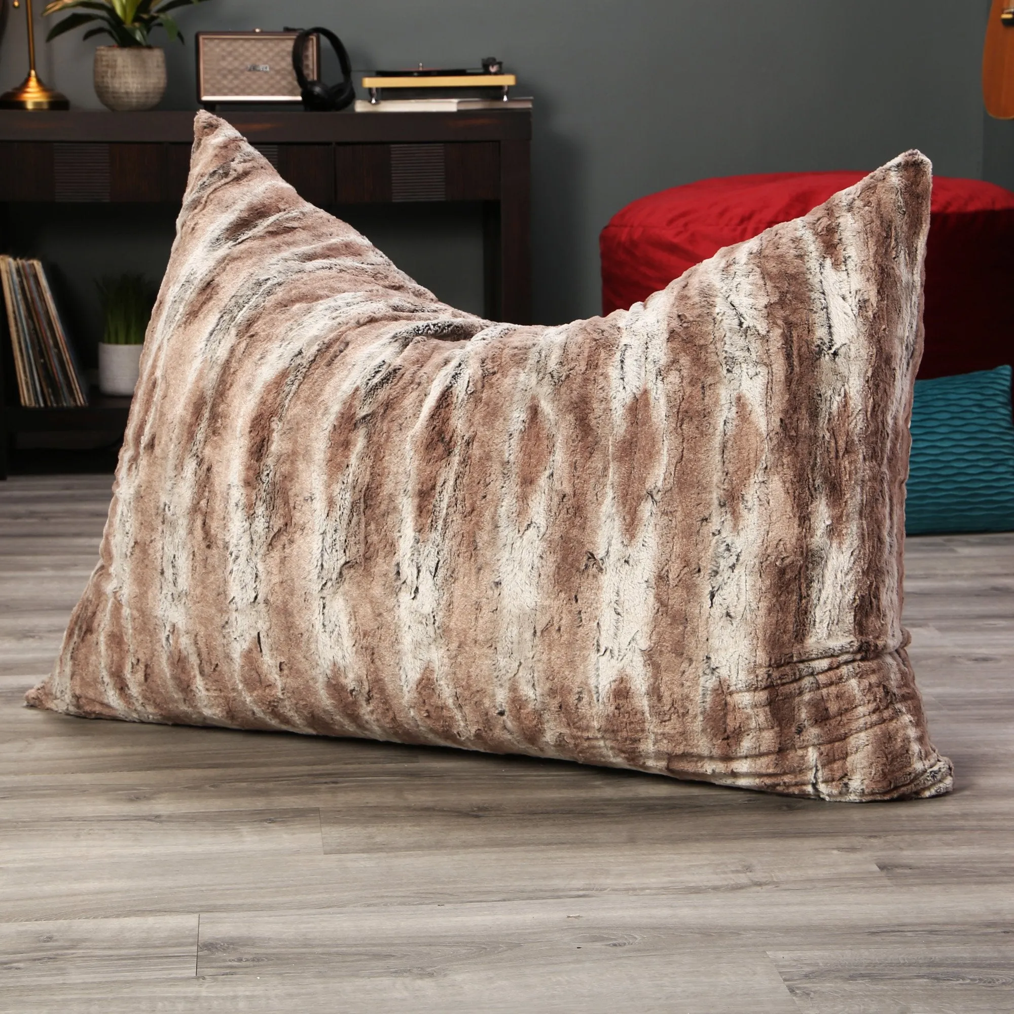 Jaxx Pillow Saxx 3.5' Giant Décor Floor Lux Fur Pillow