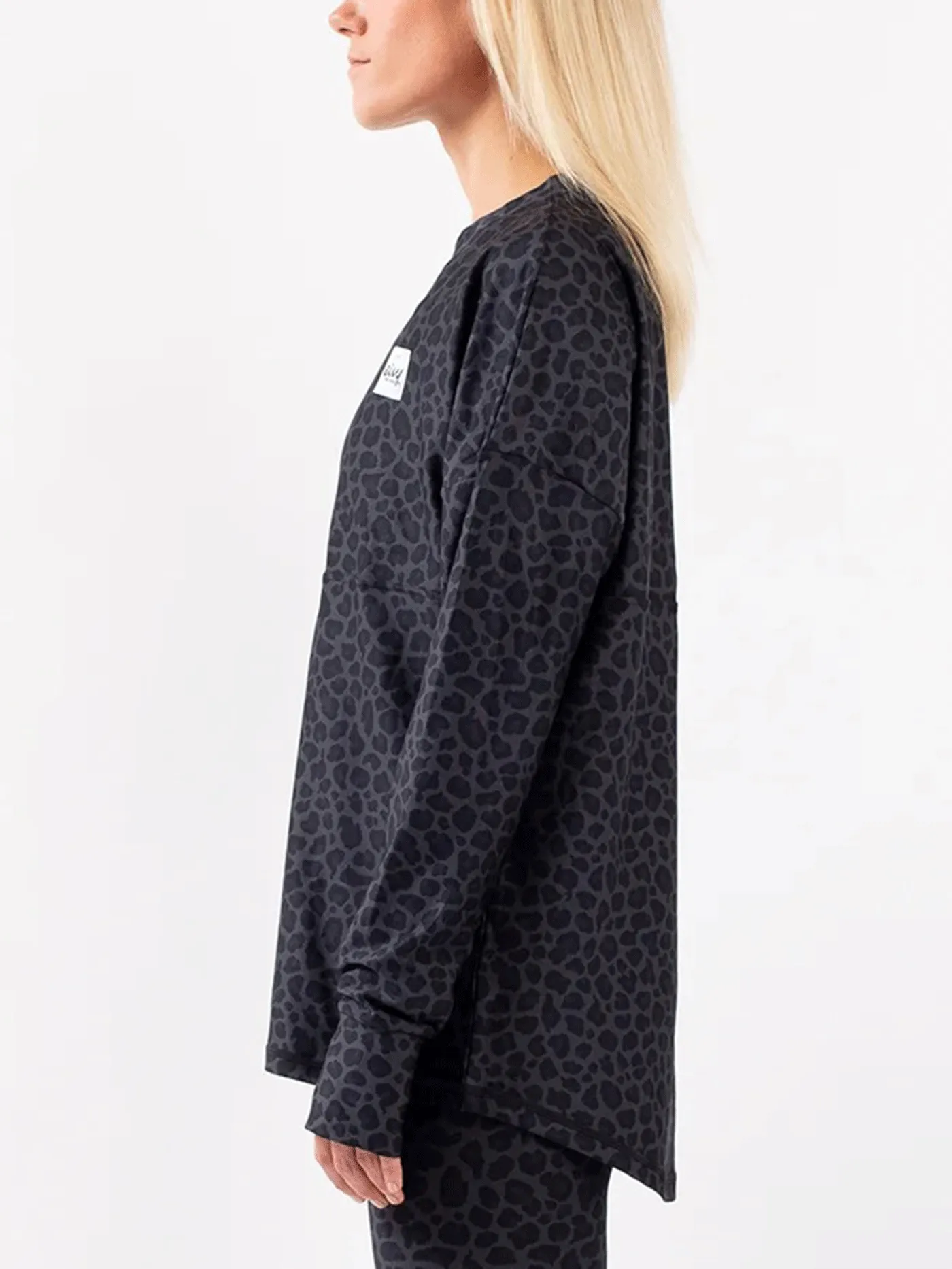 Venture Black Leopard Base Layer