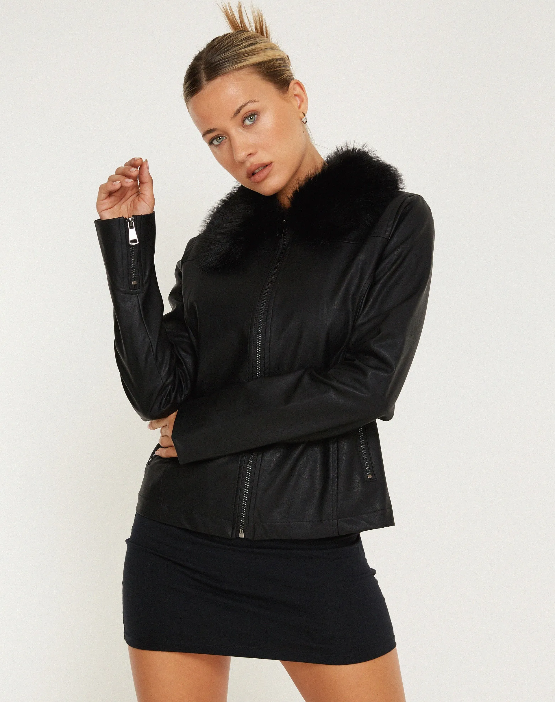 Yindo Zip Up Jacket in PU Black